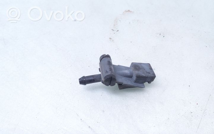 Volkswagen PASSAT B5 Windshield washer spray nozzle 3B0955985C