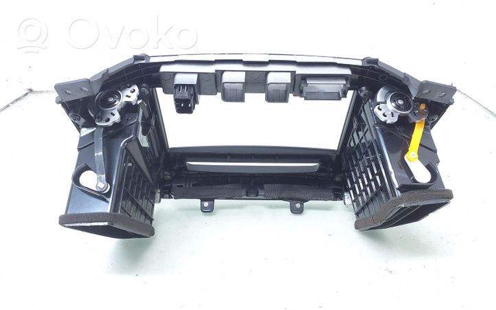 Hyundai Santa Fe Radio/GPS head unit trim 974202B900