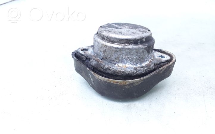 Audi A4 S4 B6 8E 8H Supporto della scatola del cambio 4B0399151M