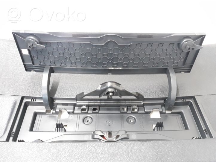 Volkswagen PASSAT B6 Pagrindinis apdailos skydas 3C9867605D