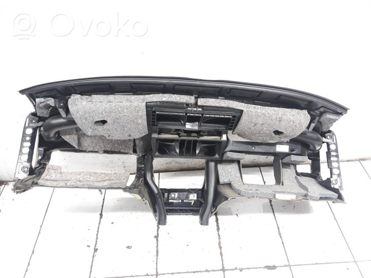 Volvo V70 Panelė 9177707