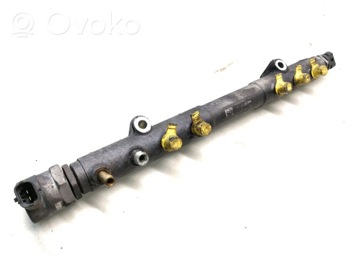 Volvo V70 Kraftstoffverteiler Einspritzleiste Verteilerrohr 30757146