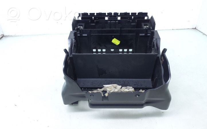 Audi A4 S4 B6 8E 8H Cadre, panneau d'unité radio / GPS 8E0858005E