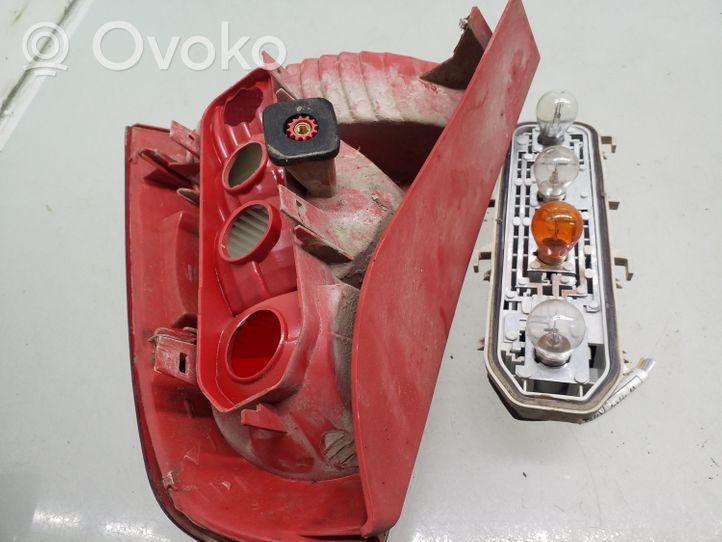 Renault Clio II Lampa tylna 8200071413