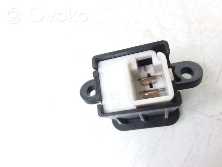 Honda CR-V Tailgate opening switch M08525