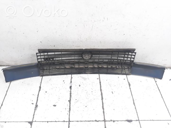 Volkswagen Transporter - Caravelle T4 Maskownica / Grill / Atrapa górna chłodnicy 701853653F