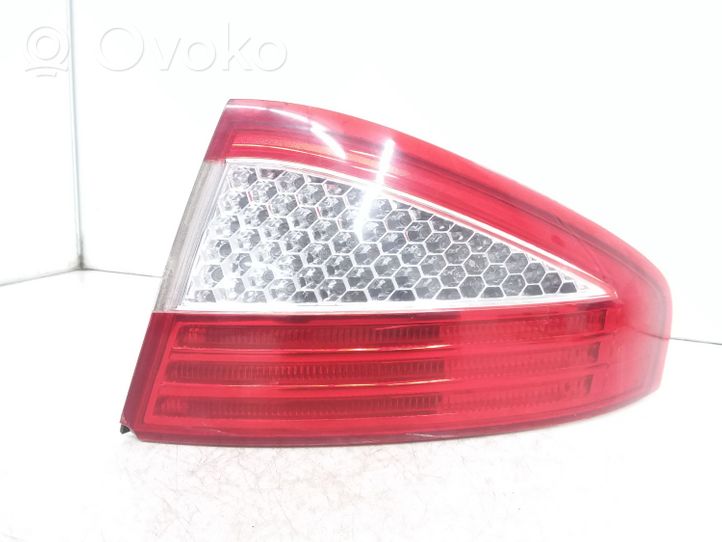 Ford Mondeo MK IV Luci posteriori 7S7113404A