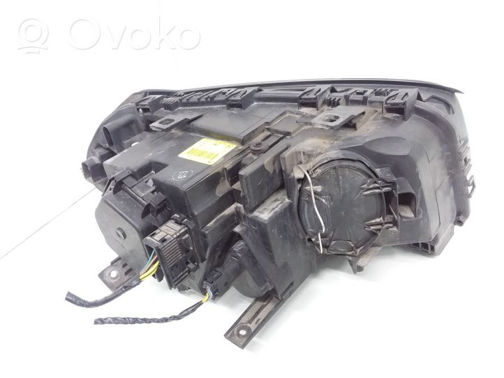 BMW X3 E83 Lampa przednia 3418415