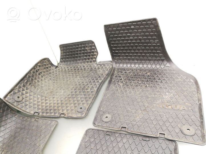 Volkswagen Tiguan Kit tapis de sol auto 5N1061501