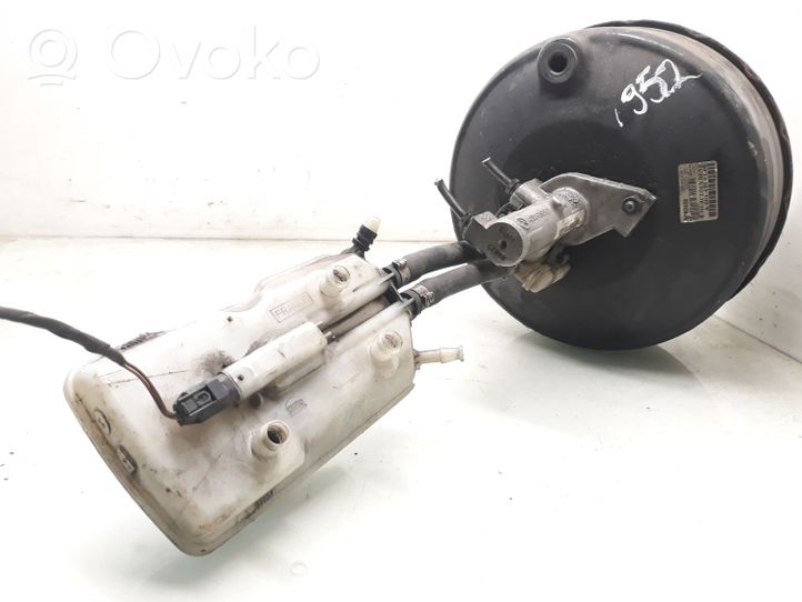 Mercedes-Benz Vito Viano W639 Brake booster A0014300108