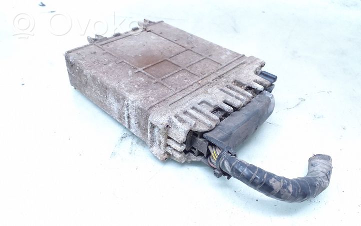 Volkswagen Polo III 6N 6N2 6NF Sterownik / Moduł ECU 028906021DK