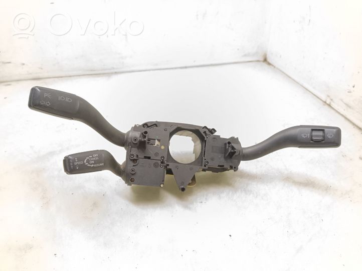 Audi A4 S4 B7 8E 8H Leva/interruttore dell’indicatore di direzione e tergicristallo 8E0953549Q