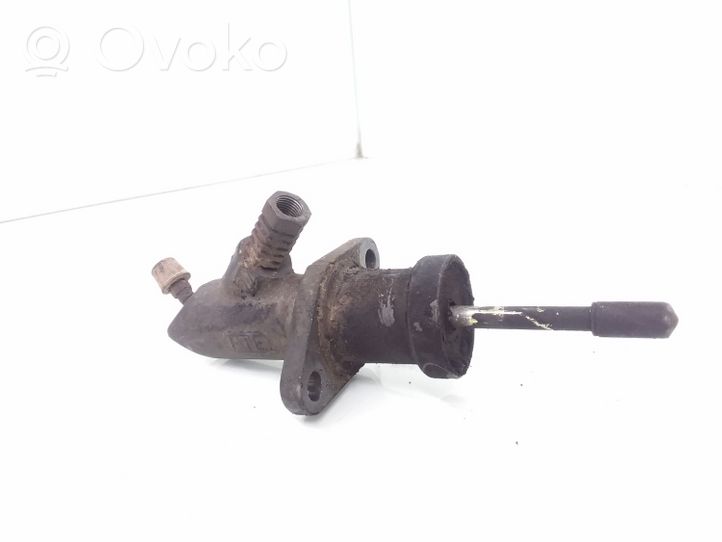 BMW 5 E39 Clutch slave cylinder 6642