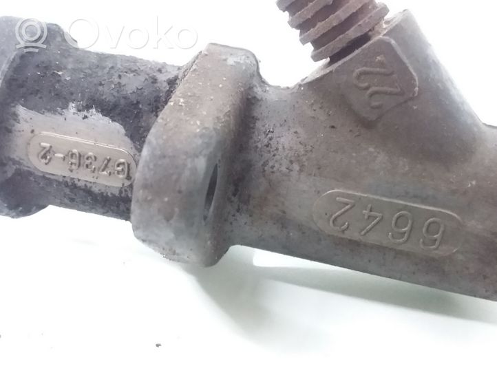 BMW 5 E39 Clutch slave cylinder 6642