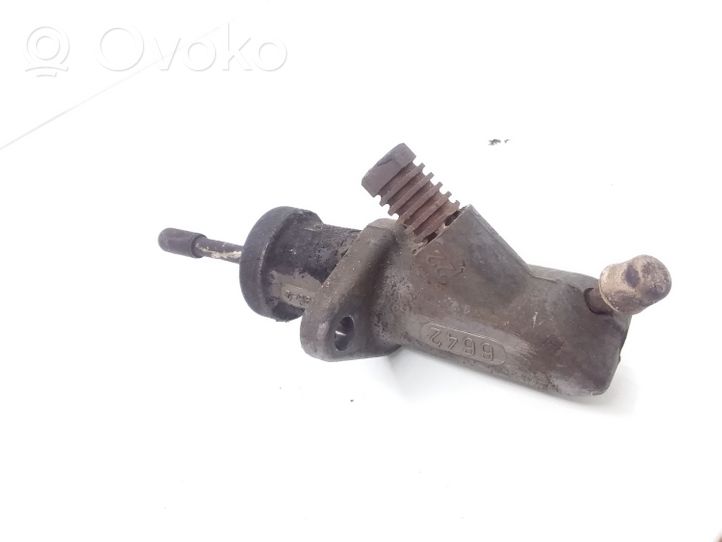 BMW 5 E39 Clutch slave cylinder 6642