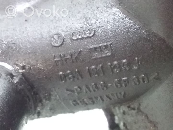 Audi TT Mk1 Tuyau de liquide de refroidissement moteur 06A121133J