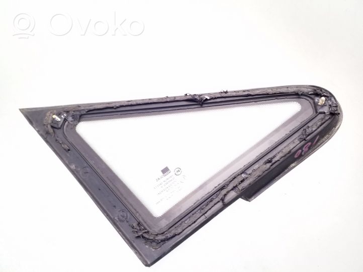 Hyundai Trajet Finestrino/vetro triangolo anteriore 43R00107