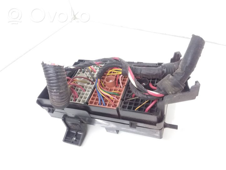 Hyundai Trajet Fuse module 912203A001