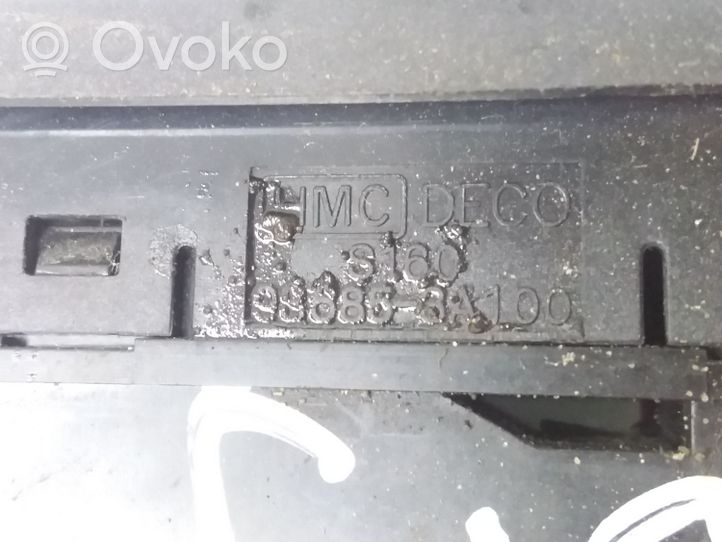 Hyundai Trajet Elektrisko logu slēdzis 935853A100