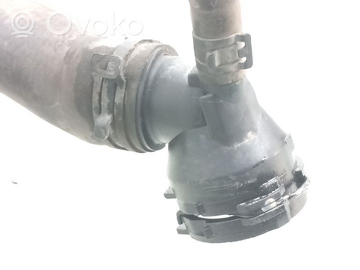 Volkswagen PASSAT B6 Tubo flessibile del liquido di raffreddamento del motore 3C0122101FB