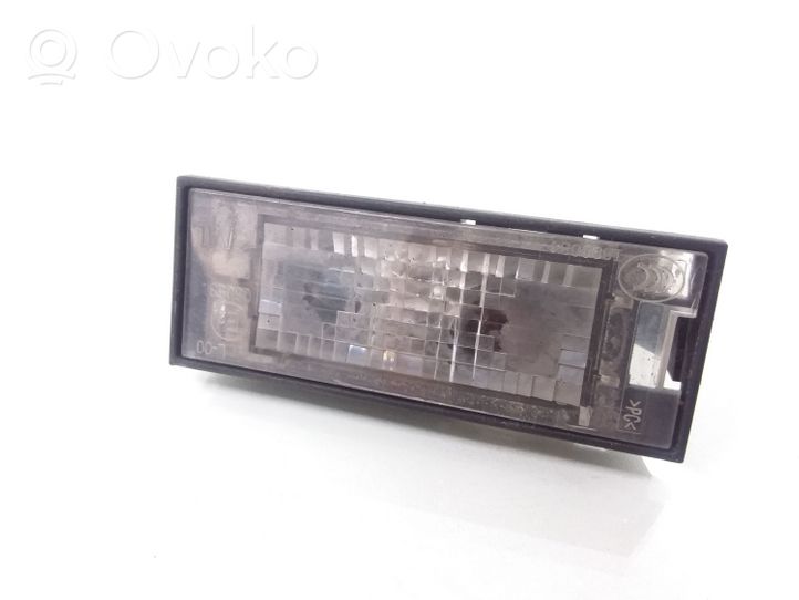 Renault Megane III Lampa oświetlenia tylnej tablicy rejestracyjnej 265108474R