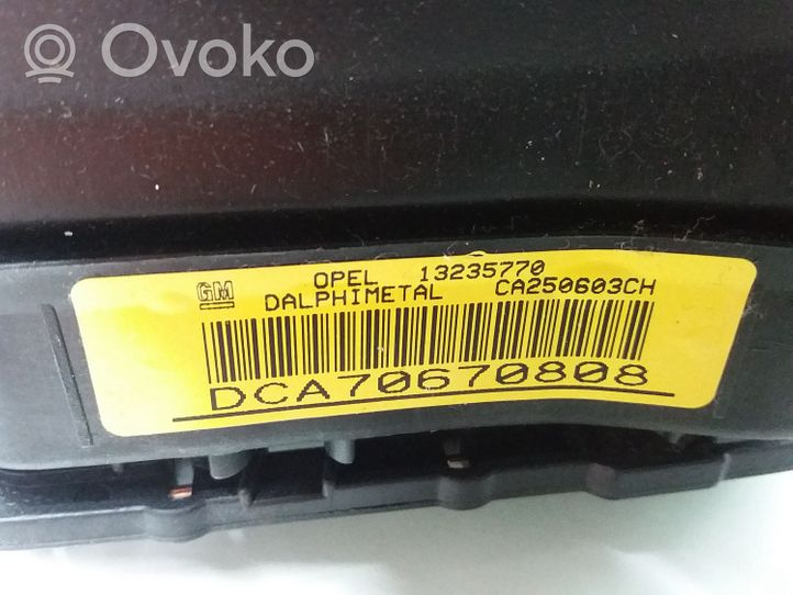 Opel Corsa D Ohjauspyörän turvatyyny 13235770