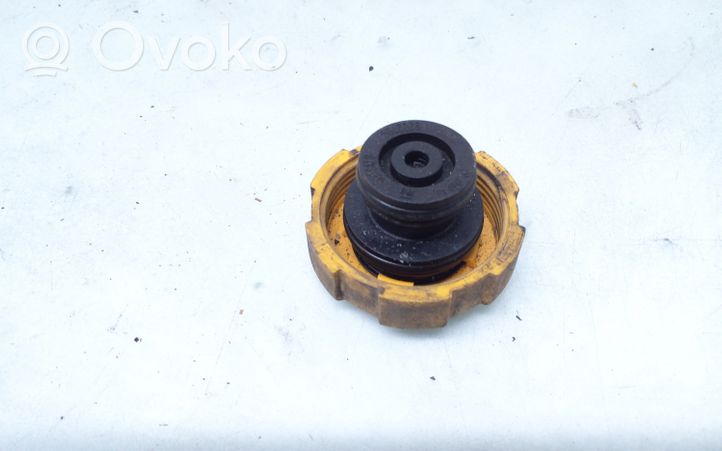 Opel Zafira B Vase d'expansion / bouchon de réservoir de liquide de refroidissement 9202799