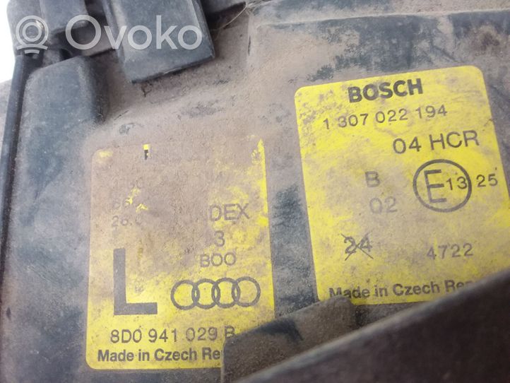 Audi A4 S4 B5 8D Lampa przednia 8D0941029B