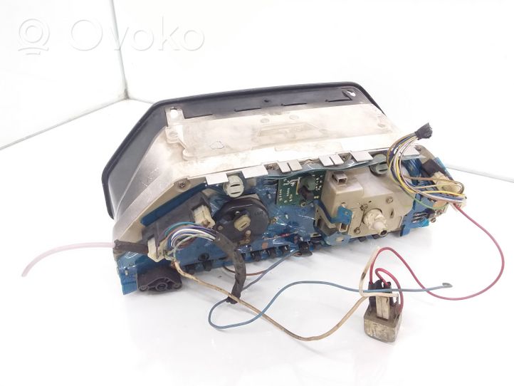 Audi 100 200 5000 C3 Compteur de vitesse tableau de bord 88311068