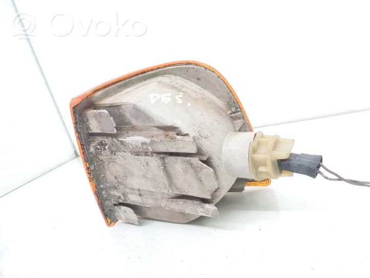 Audi 100 200 5000 C3 Indicatore di direzione anteriore 42667R6