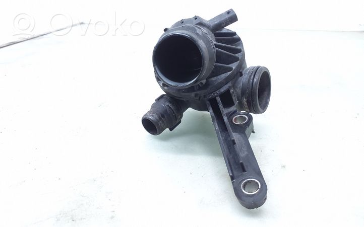 BMW 1 F20 F21 Termostaatin kotelo 7600584