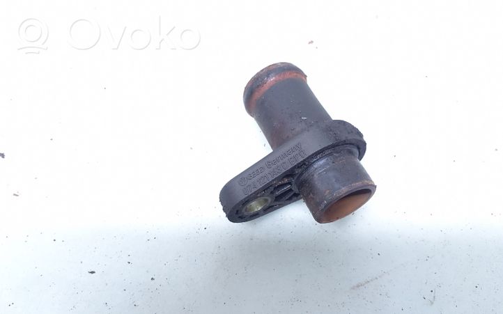 Audi A6 S6 C4 4A Tubo flessibile del liquido di raffreddamento del motore 074121143C