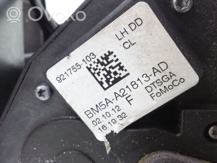 Ford Focus Priekšpusē slēdzene BM5AA21813AD