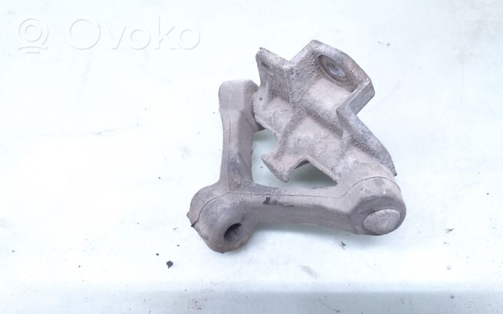 Volkswagen PASSAT B5.5 Support / crochet de silencieux d'échappement 8E0253147