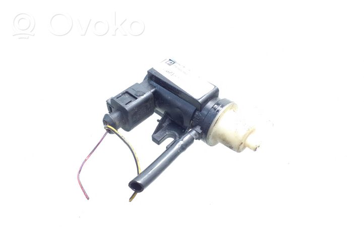 Volkswagen Golf IV Turboahtimen magneettiventtiili 702184010