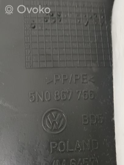 Volkswagen Tiguan Osłona górna fotela tylnego 5N0867766