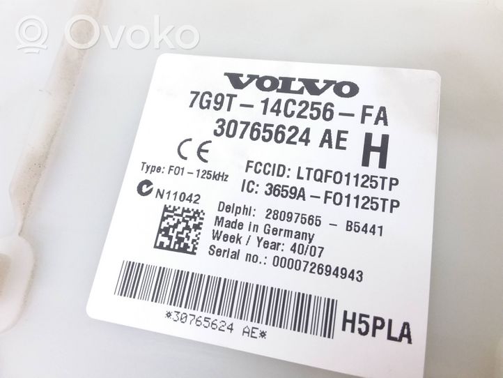 Volvo V70 Ramka / Moduł bezpieczników 30765624