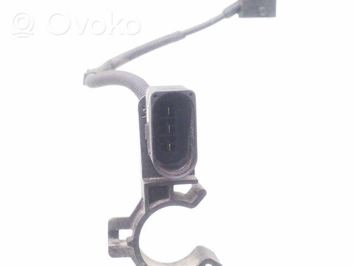 Volkswagen Golf VI Crankshaft position sensor 9805940