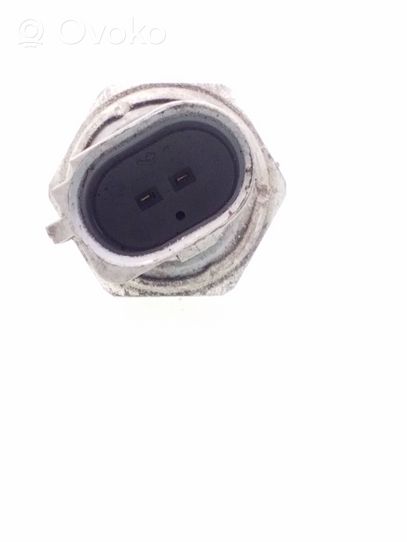 Volkswagen Golf IV Oil pressure sensor 03n919081