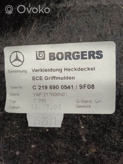 Mercedes-Benz CLS C219 Muu vararenkaan verhoilun elementti C2196900541