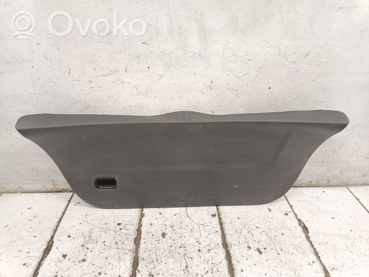 Toyota Yaris Apdaila galinio dangčio 677500D010