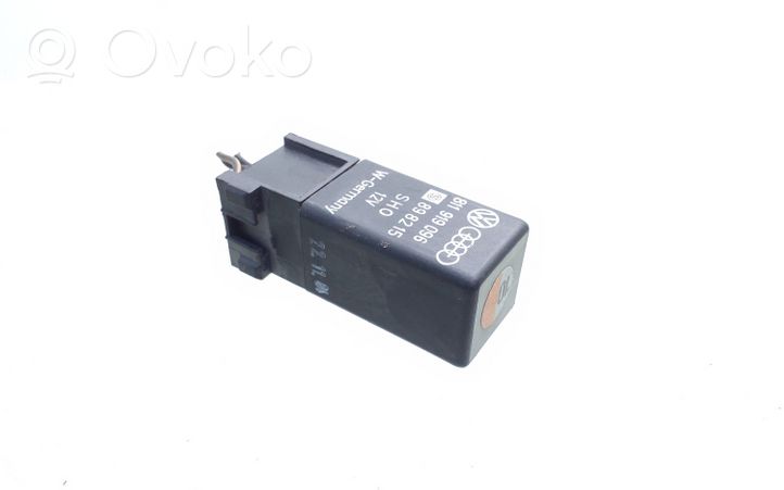 Volkswagen PASSAT B2 Other relay 811919096