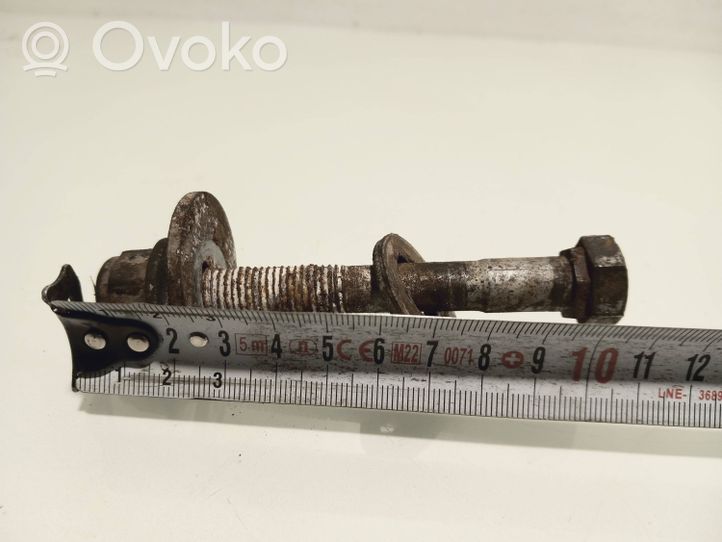 Volkswagen PASSAT B6 Rear suspension camber bolt 