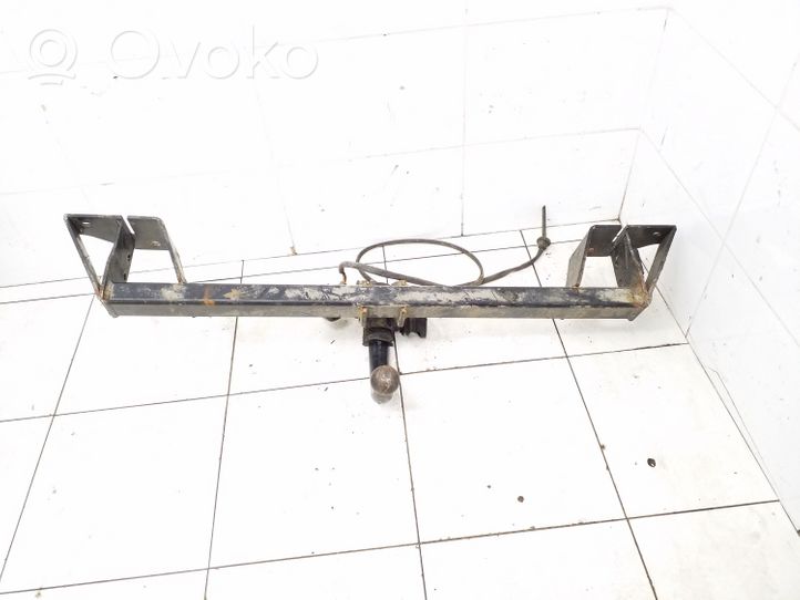 Fiat Grande Punto Hak holowniczy / Komplet 003139