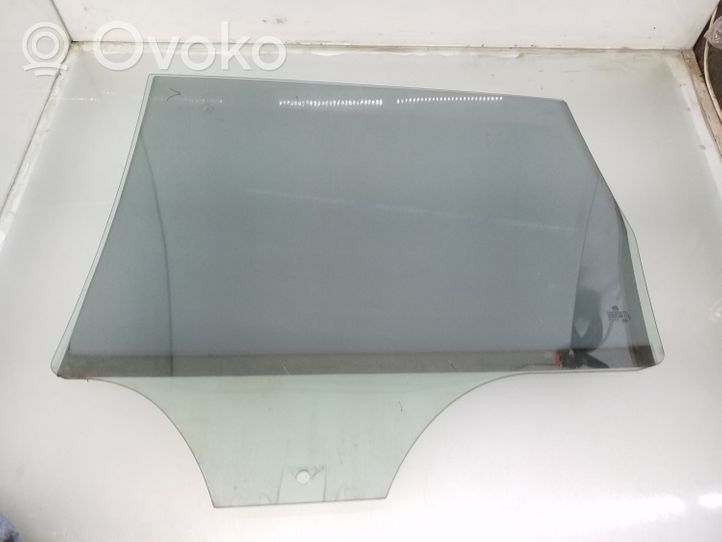 Volkswagen Polo IV 9N3 Rear door window glass 43R000015