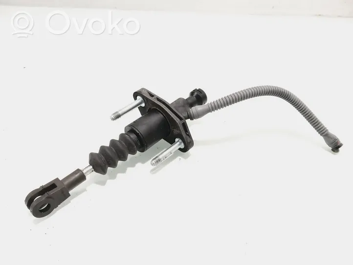 Opel Zafira B Clutch slave cylinder 90581565