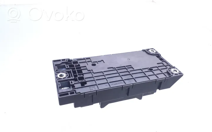 Toyota RAV 4 (XA40) Module de contrôle de batterie G92Z153010