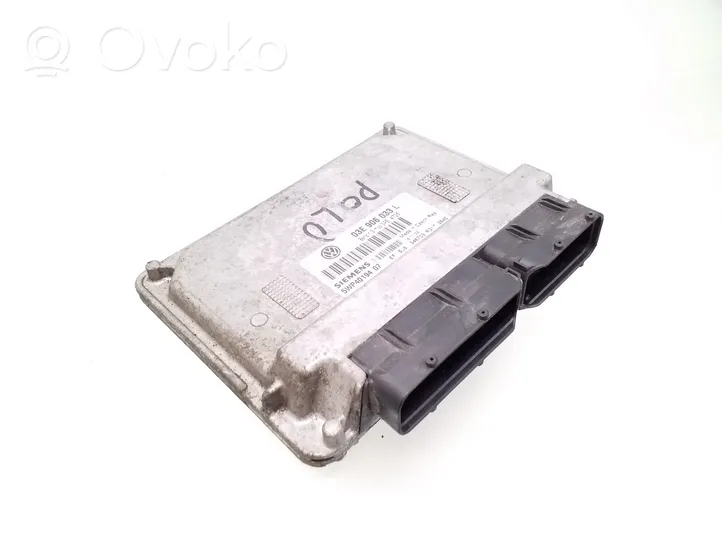 AC 428 Calculateur moteur ECU 03E906033L