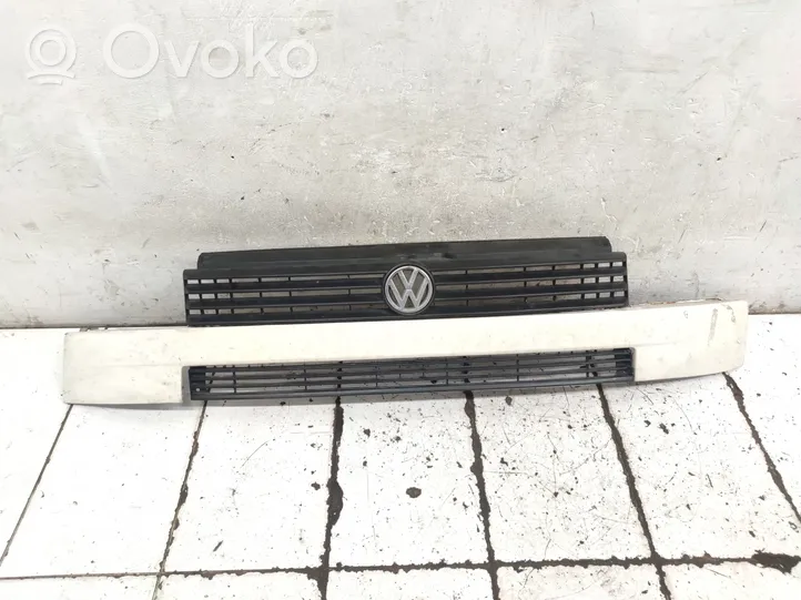 Volkswagen Transporter - Caravelle T4 Griglia superiore del radiatore paraurti anteriore 701853653F