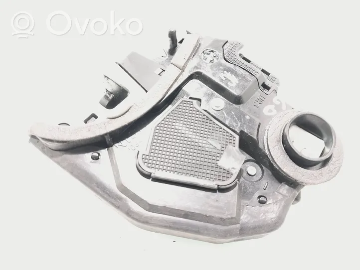 Toyota Avensis T270 Rear door lock A046693